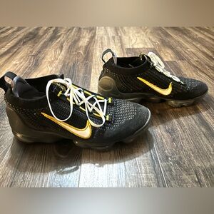 Nike Air VaporMax 2021 Flyknit Black University Gold “Batman” Men 10 DH4086-001